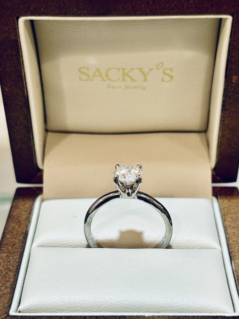 ANILLO COMPROMISO SOLITARIO MODELO DINAST 14K,ORO BLANCO MOISSANITA DE 1.0 CT., COLOR D VVS1 CERTIFICADO GRA (10% DE DESC. EN EFECTIVO ó 3MSI TODAS LAS TARJETAS DIRECTO EN TIENDA) Precios sujetos a cambios sin previo aviso por aumento del metal - Imagen 3